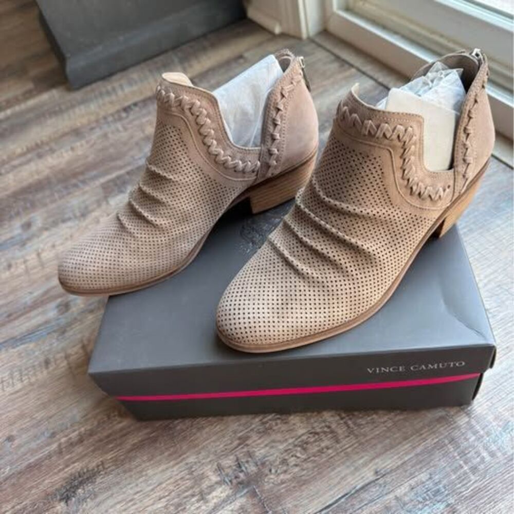 Vince Camuto Palmina Booties – Size 9M – Wild Mushroom Suede – Worn Once